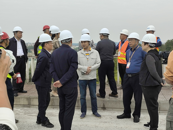 002-600.jpg 002-600.jpg