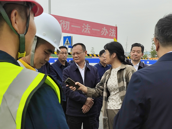 004-600.jpg 004-600.jpg